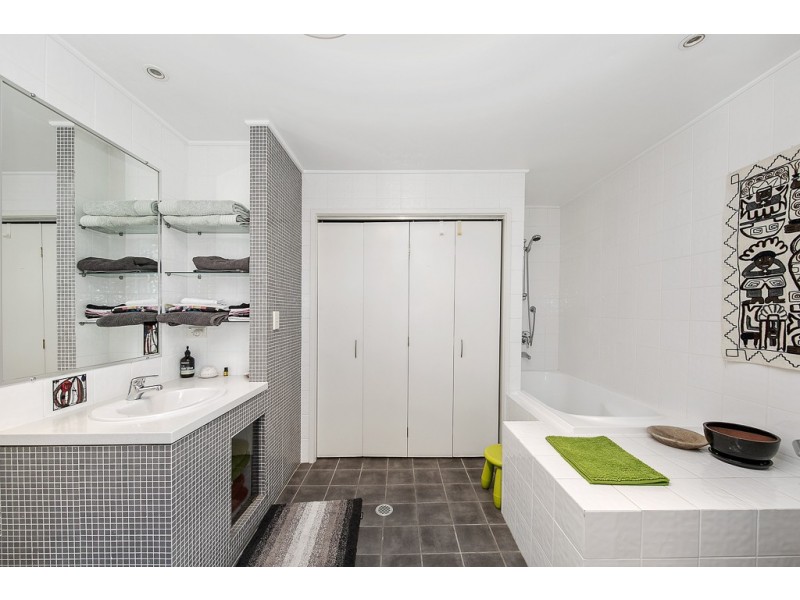 6 Fraser Terrace, Highgate Hill QLD 4101