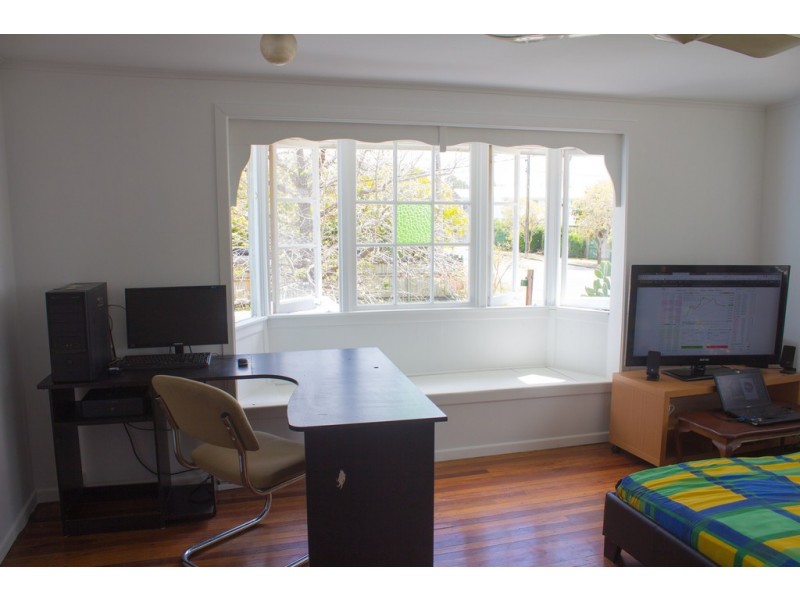 38 Oxley Station Road, Oxley QLD 4075