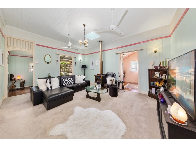 21 Seventh Avenue, Kedron QLD 4031