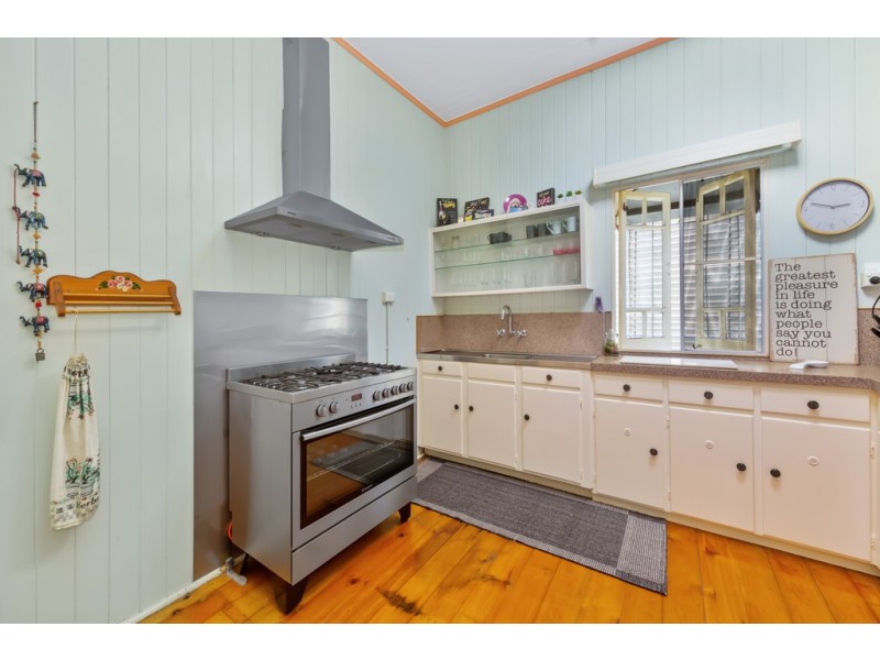 21 Seventh Avenue, Kedron QLD 4031