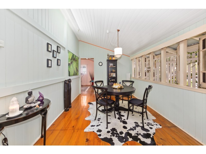 21 Seventh Avenue, Kedron QLD 4031