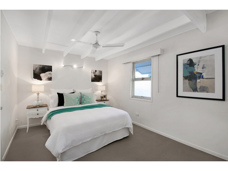 18 Ross Street, Woolloongabba QLD 4102