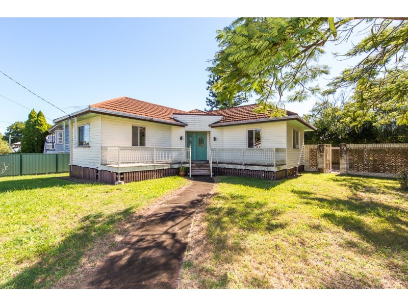 37 Stimpson Street, Fairfield QLD 4103