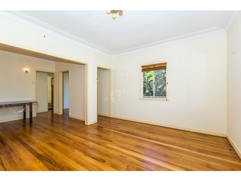 37 Stimpson Street, Fairfield QLD 4103