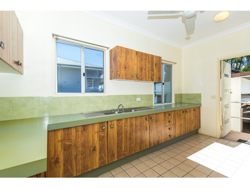 37 Stimpson Street, Fairfield QLD 4103