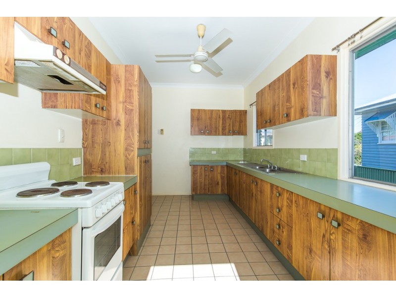 37 Stimpson Street, Fairfield QLD 4103