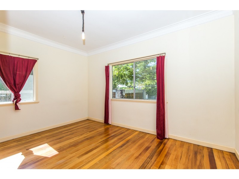 37 Stimpson Street, Fairfield QLD 4103