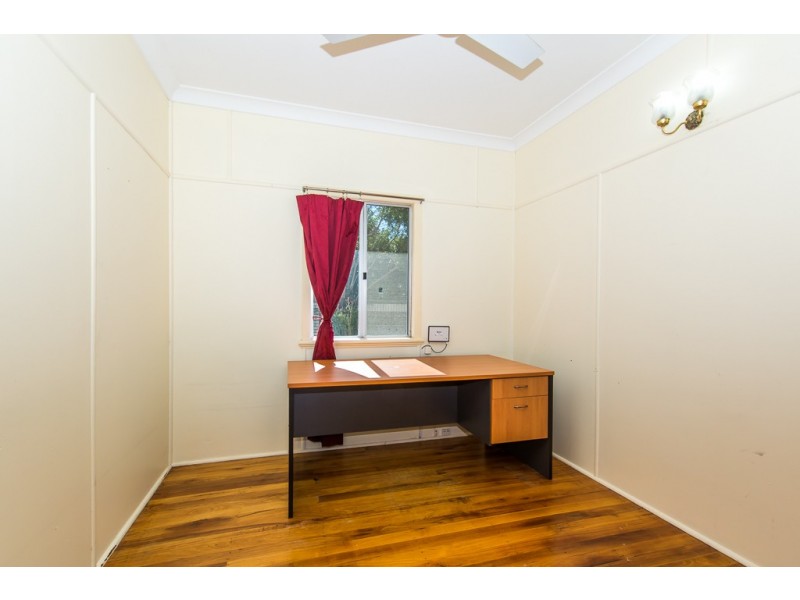 37 Stimpson Street, Fairfield QLD 4103