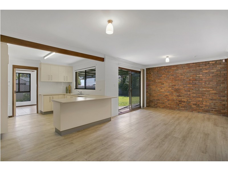 5 Ruth Street, Birkdale QLD 4159