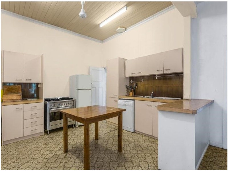 7 West Street, Highgate Hill QLD 4101