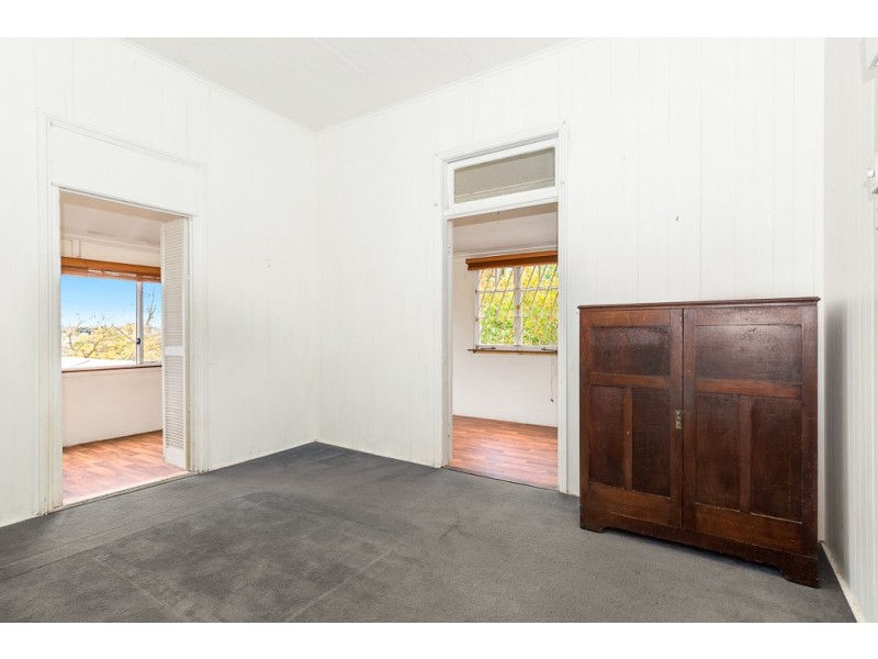 2/64 Rosecliffe Steet, Highgate Hill QLD 4101