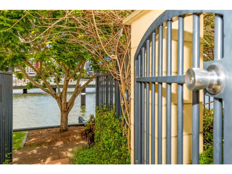 61/6 Merthyr Road, New Farm QLD 4005