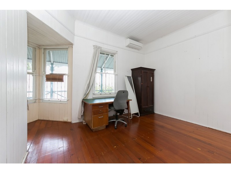 60 Rosecliffe Street, Highgate Hill QLD 4101