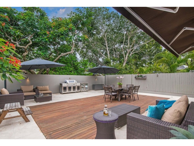 132 Mcilwraith Avenue, Norman Park QLD 4170