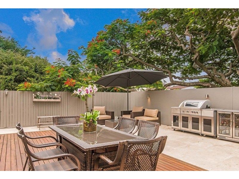 132 Mcilwraith Avenue, Norman Park QLD 4170