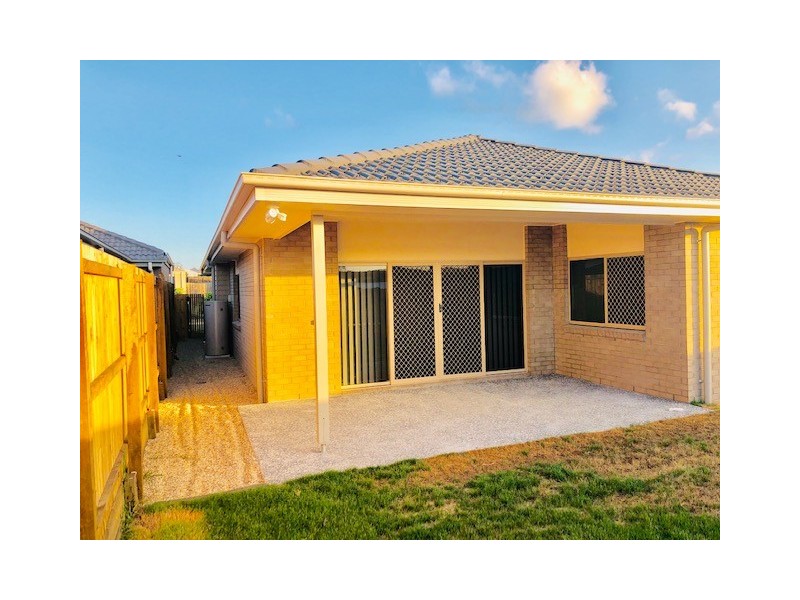 77 Fountain Street, Pimpama QLD 4209