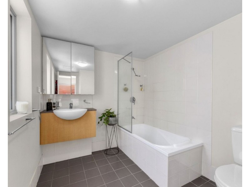 30/2 Berwick St, Fortitude Valley QLD 4006