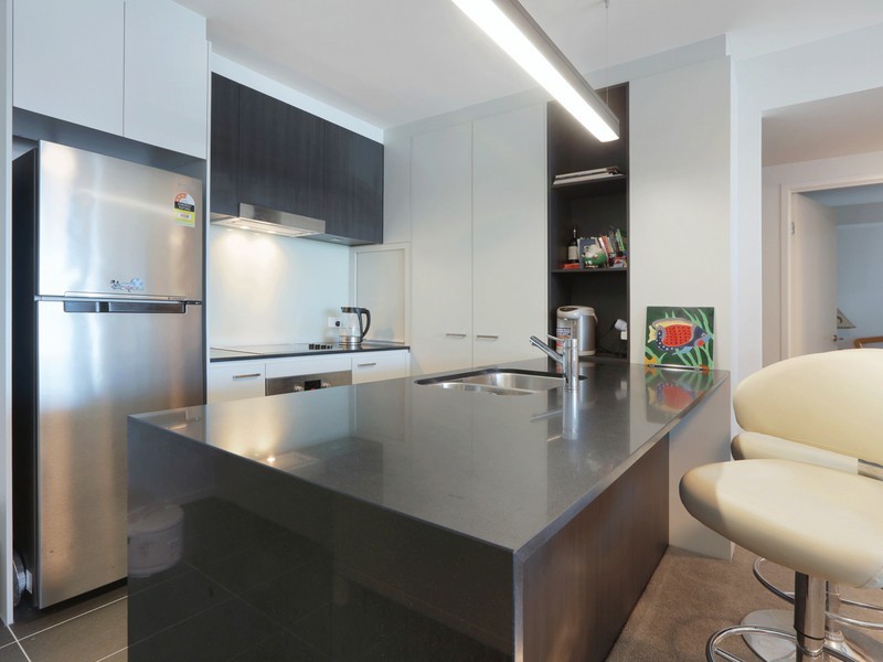 1709/30 Festival Place, Newstead QLD 4006