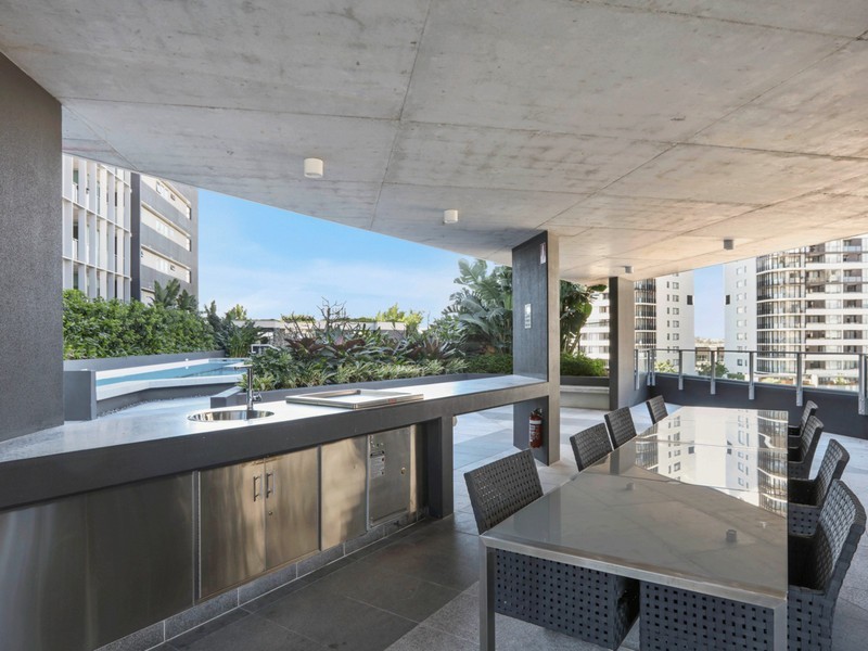 1709/30 Festival Place, Newstead QLD 4006