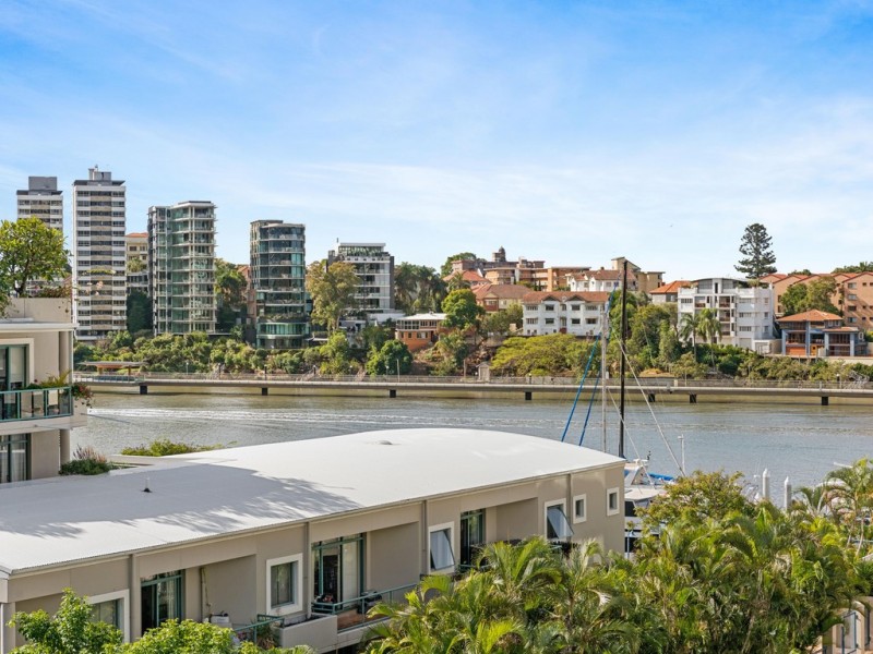 42/15 Goodwin Street, Kangaroo Point QLD 4169
