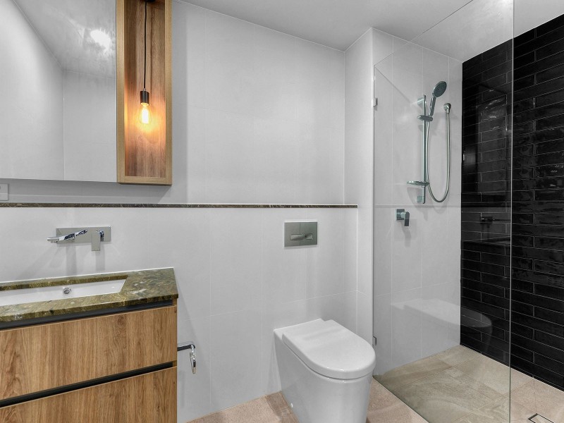 902/27 Commercial Road, Newstead QLD 4006