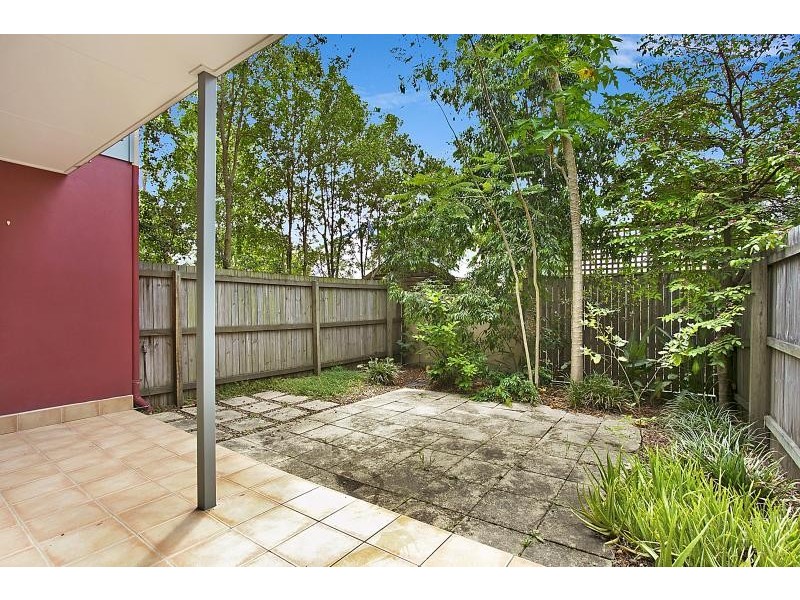 4/34 Warren Street, St Lucia QLD 4067
