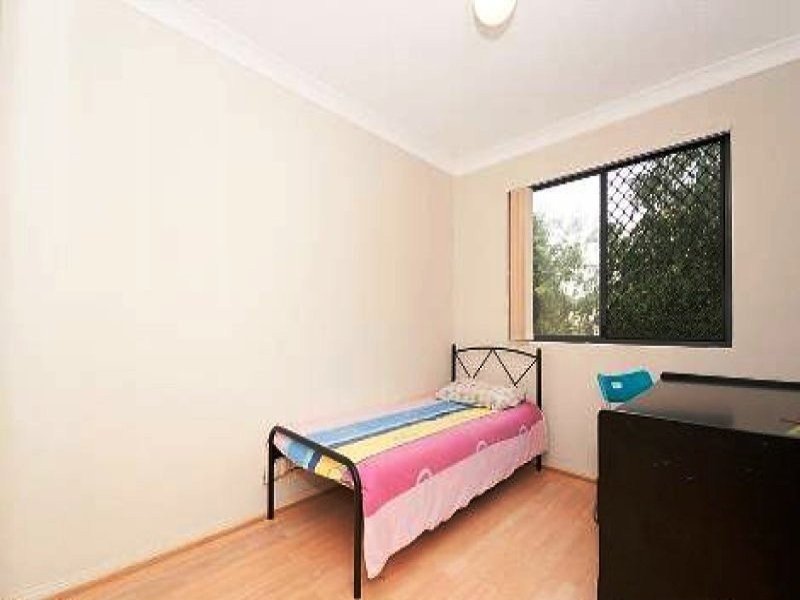 4/34 Warren Street, St Lucia QLD 4067