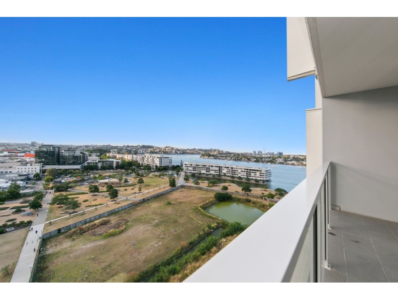1302/30 Festival Place, Newstead QLD 4006