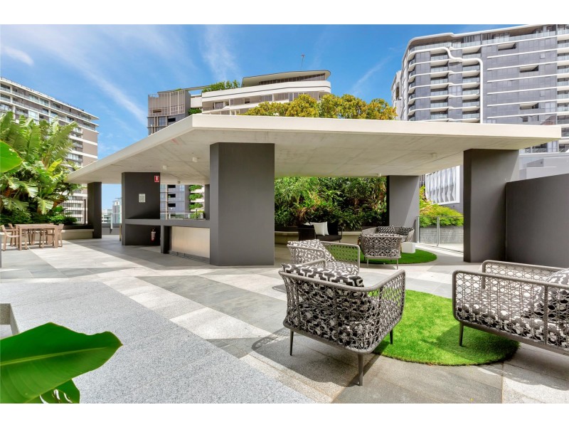 1302/30 Festival Place, Newstead QLD 4006
