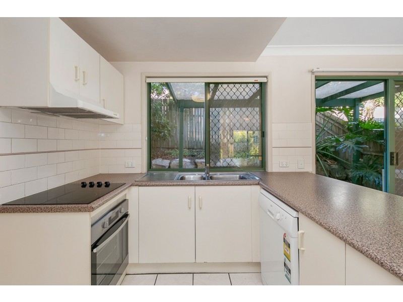 17/96 Marshall Road, Holland Park West QLD 4121