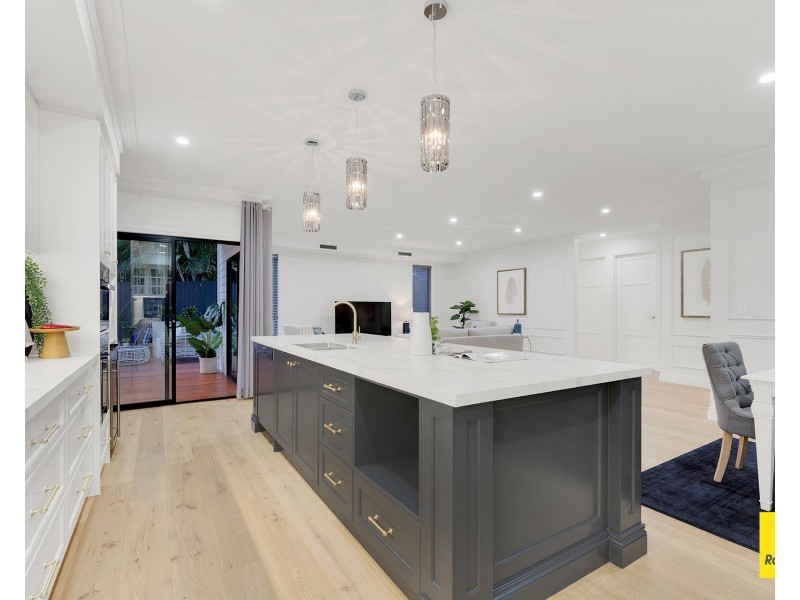 65 Fleurs Street, Woolloongabba QLD 4102