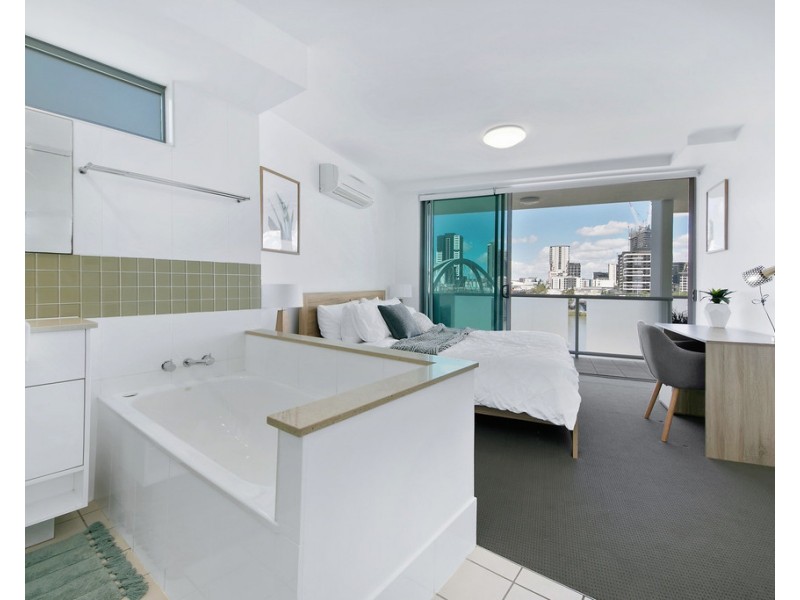 2406/92 Quay Street, Brisbane City QLD 4000