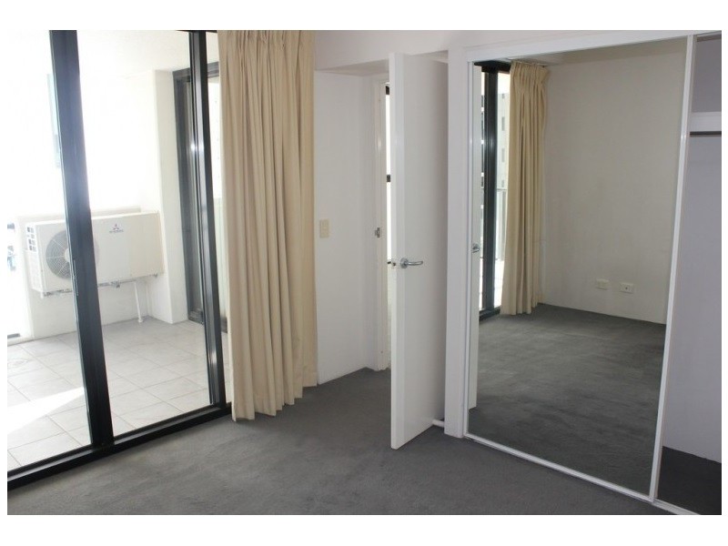 2002/79 Albert Street, Brisbane City QLD 4000