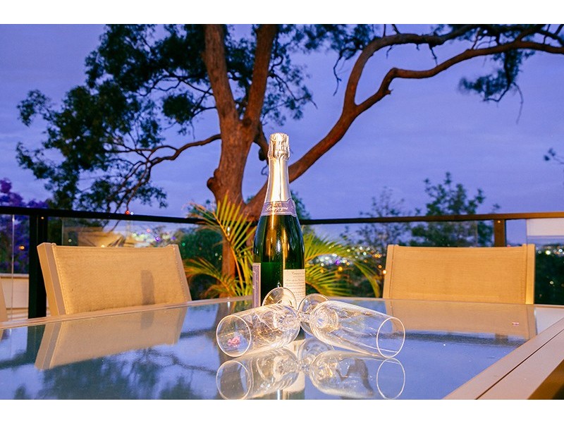 8 Simpsons Road, Bardon QLD 4065