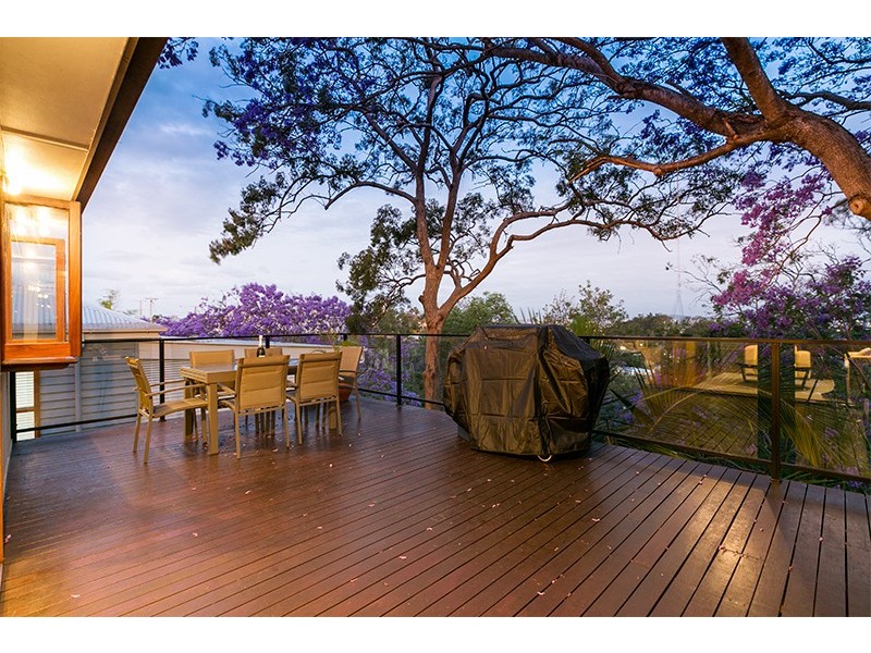 8 Simpsons Road, Bardon QLD 4065