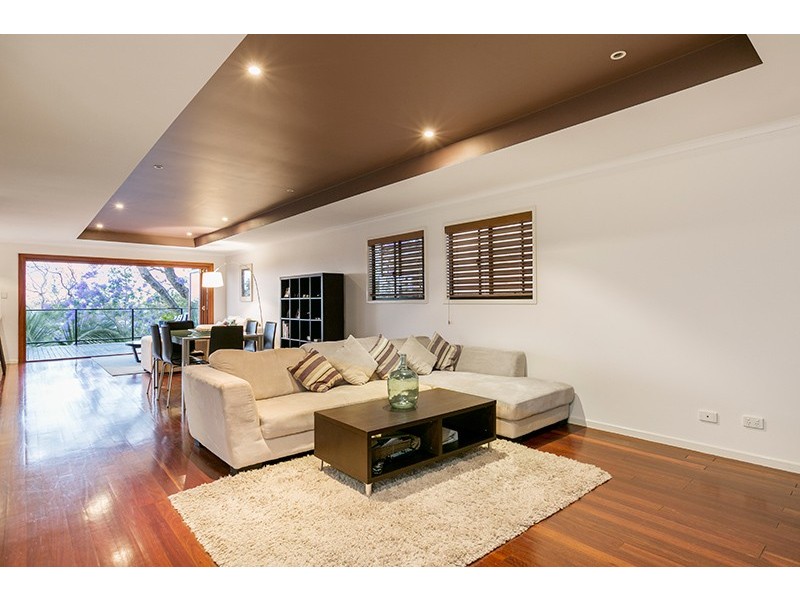 8 Simpsons Road, Bardon QLD 4065