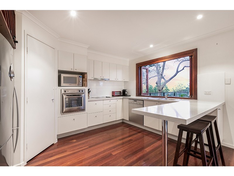 8 Simpsons Road, Bardon QLD 4065