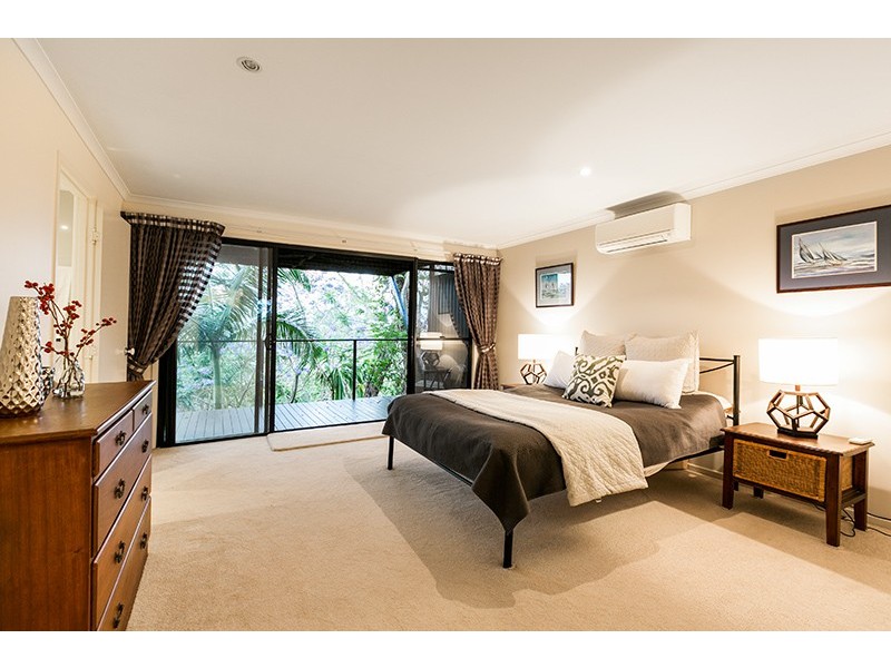 8 Simpsons Road, Bardon QLD 4065