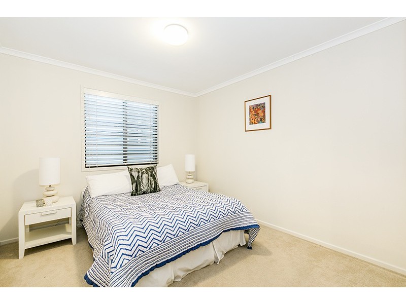 8 Simpsons Road, Bardon QLD 4065