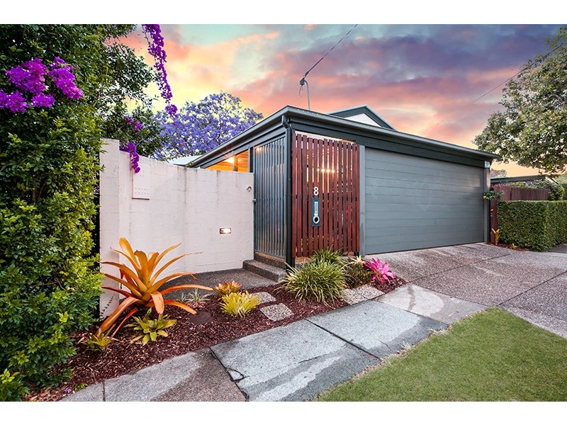 8 Simpsons Road, Bardon QLD 4065