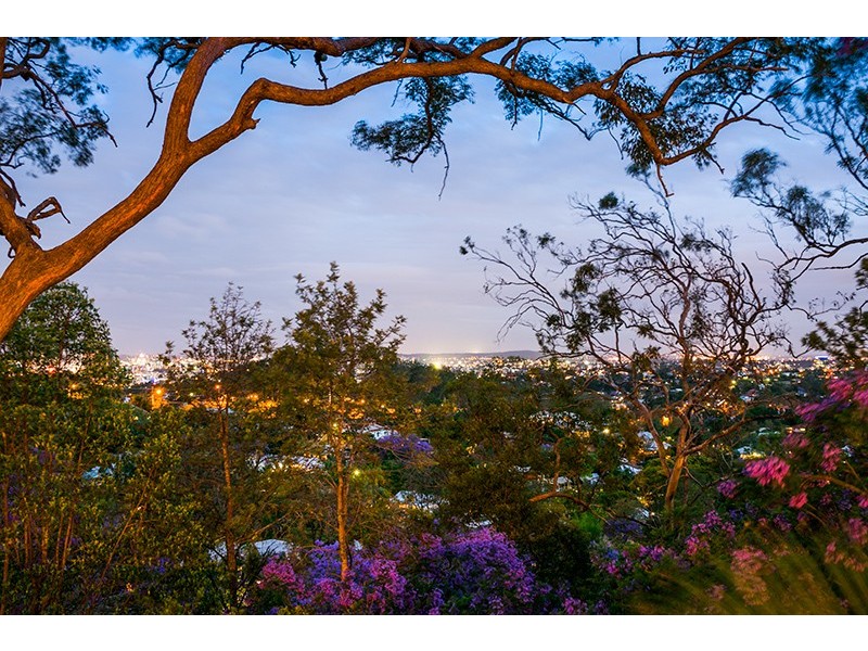 8 Simpsons Road, Bardon QLD 4065