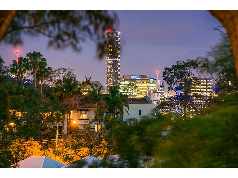 8 Simpsons Road, Bardon QLD 4065