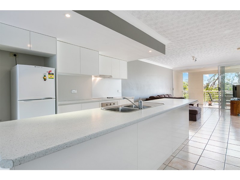 2/96 Norman Crescent, Norman Park QLD 4170