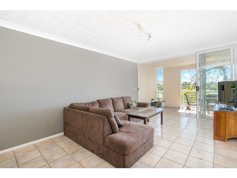 2/96 Norman Crescent, Norman Park QLD 4170