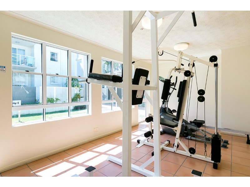 2/96 Norman Crescent, Norman Park QLD 4170