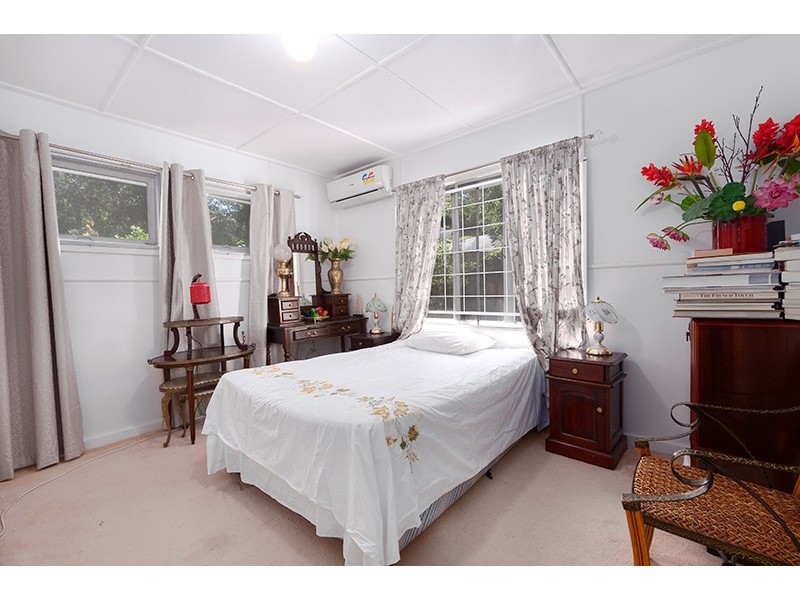 8 Emerson Street, Toowong QLD 4066