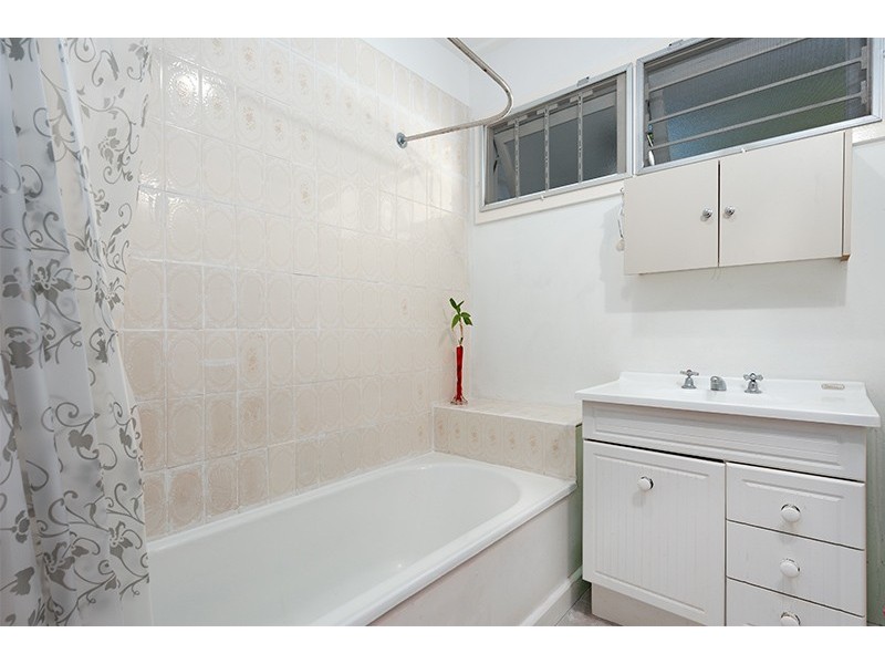 8 Emerson Street, Toowong QLD 4066