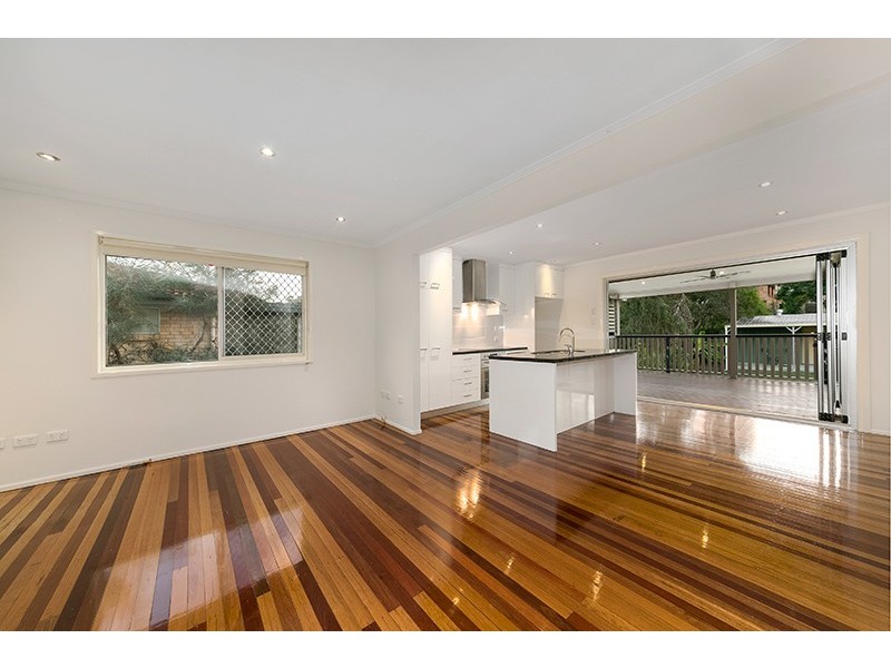 59 Renton Street, Camp Hill QLD 4152