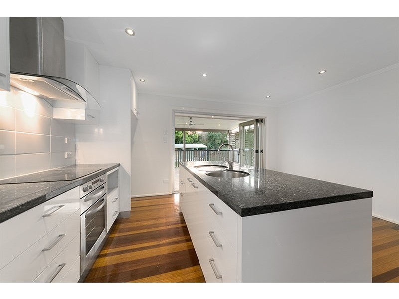 59 Renton Street, Camp Hill QLD 4152