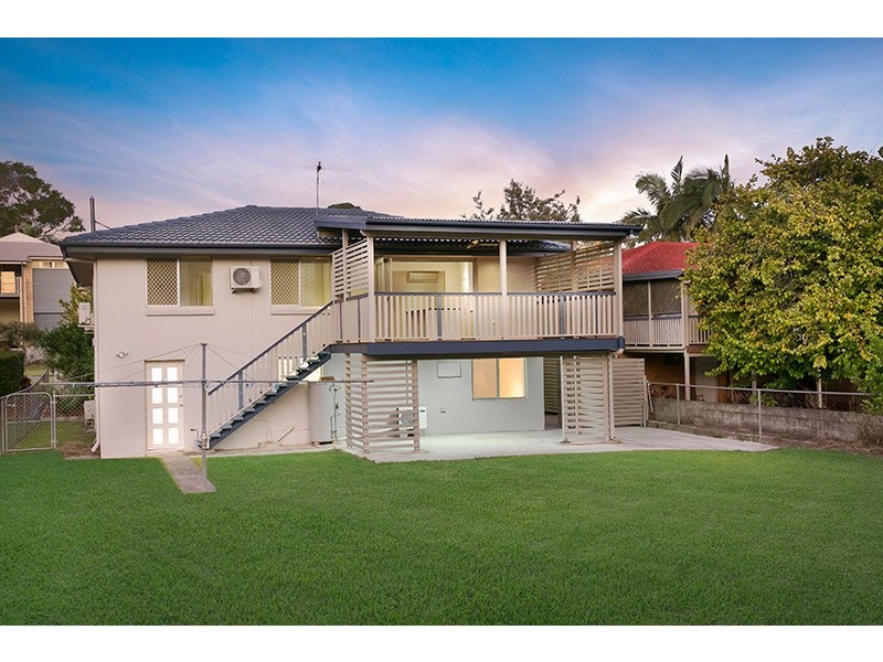 59 Renton Street, Camp Hill QLD 4152